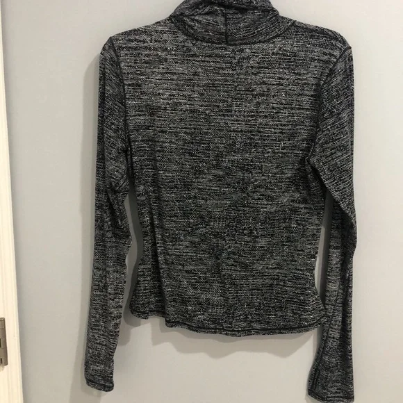 LULULEMON Melodic Movement Long Sleeve Shirt Slim fit Women’s size 10 - Picture 5 of 5